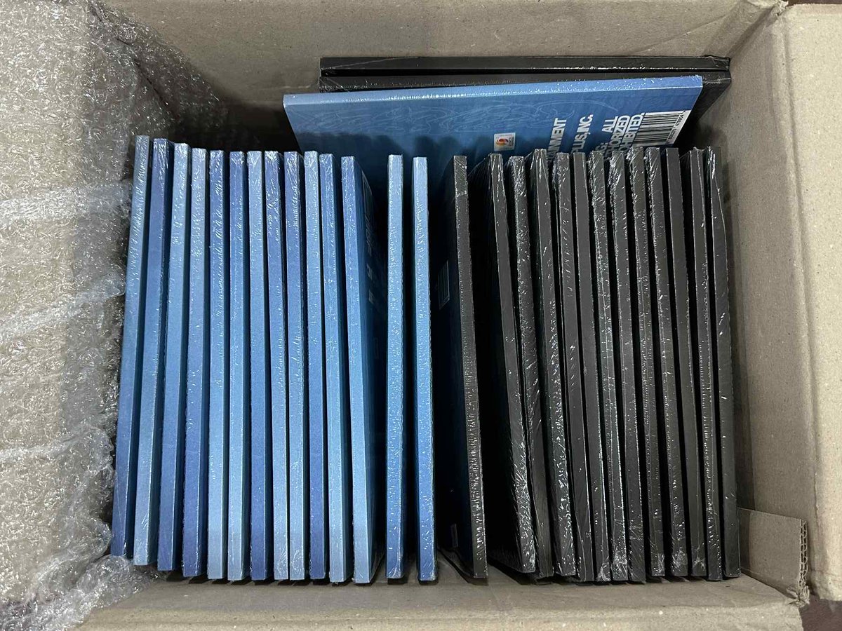 #jiamerchga | ph only

SEVENTEEN SEALED ALBUM GIVEAWAY!!

- random
- follow me (🔔)
- like + rt this

end: 7 days