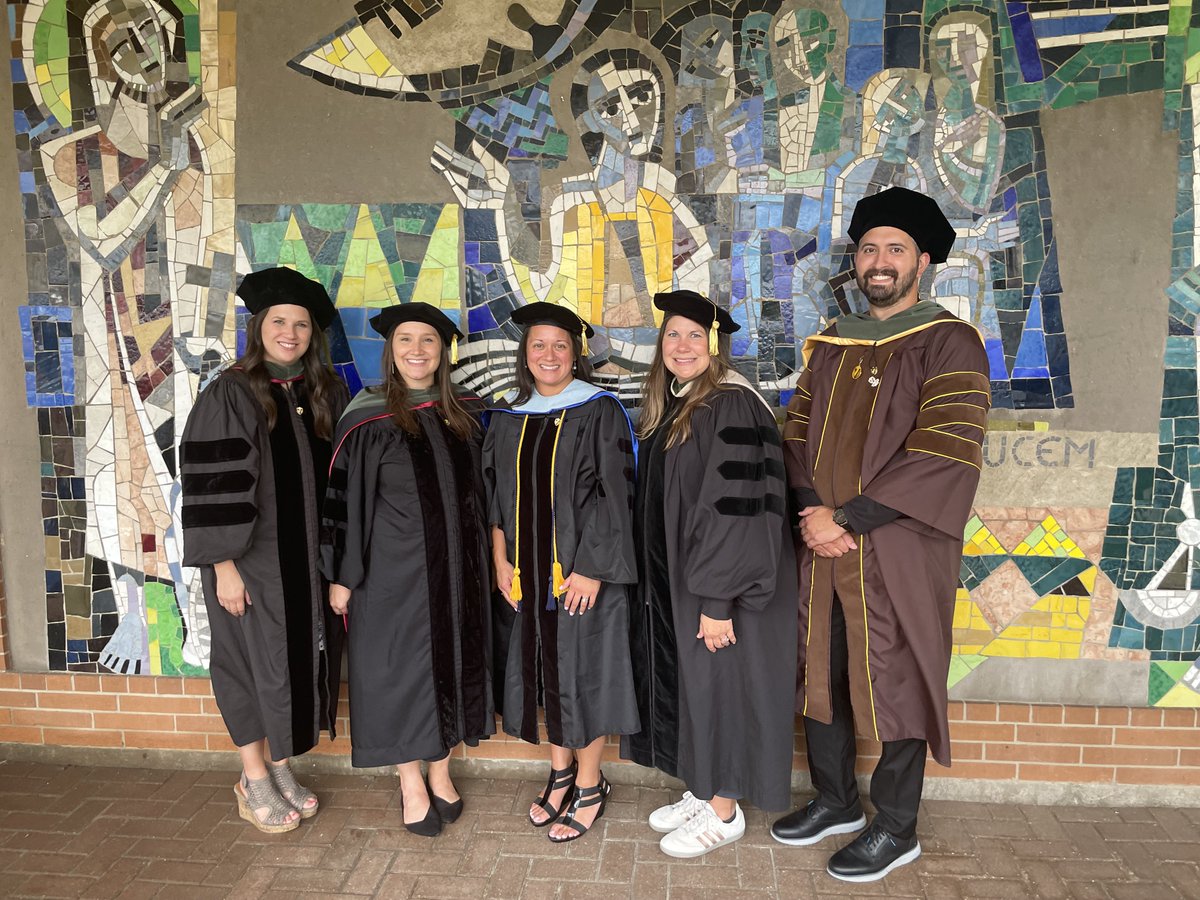 otvalpo's tweet photo. 🎉✨ Convocation is here! ✨🎉
OT faculty are thrilled to welcome a brand-new class of students joining the journey and to celebrate the return of our continuing students. Convocation is always a special time filled with energy, inspiration, and the promise of what’s ahead. https://t.co/GzTHewQXyo