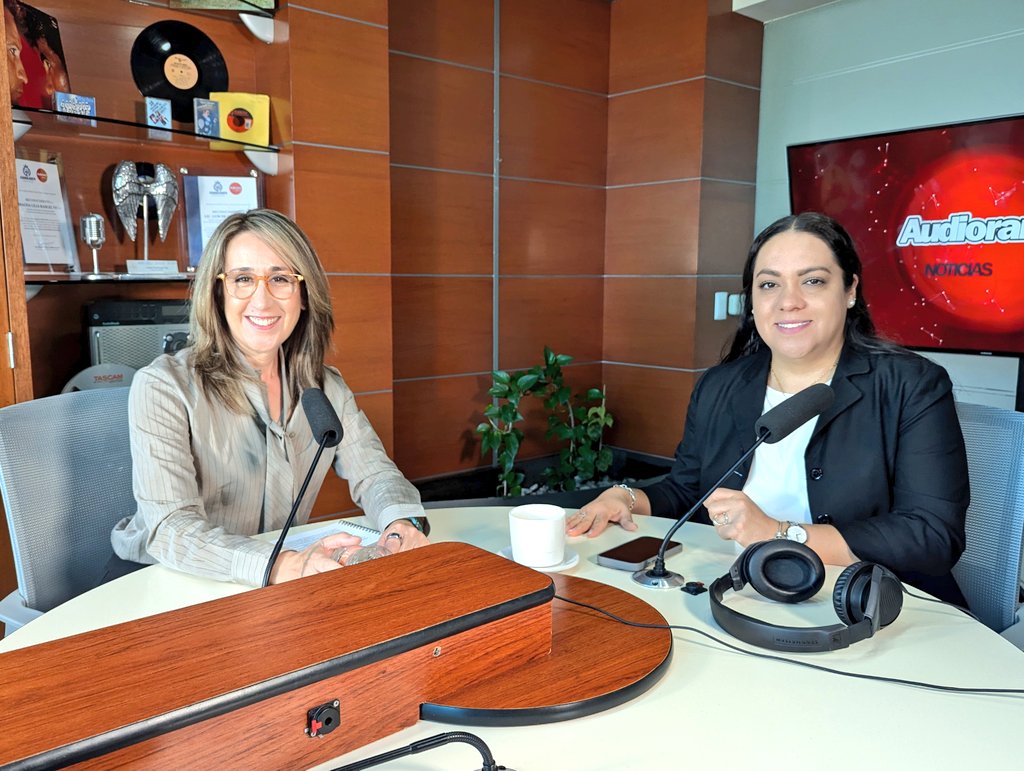 ¡Ya estamos al aire! 🎙️
En <a href="/audioramanoti/">Audiorama Noticias</a> por el 101.5 FM con <a href="/magda_rangelv/">Magda Rangel</a>

Platicamos sobre los temas que importan a Guanajuato y a México.
¡Sintoniza ahora mismo! 📻
facebook.com/share/v/1CiijV…