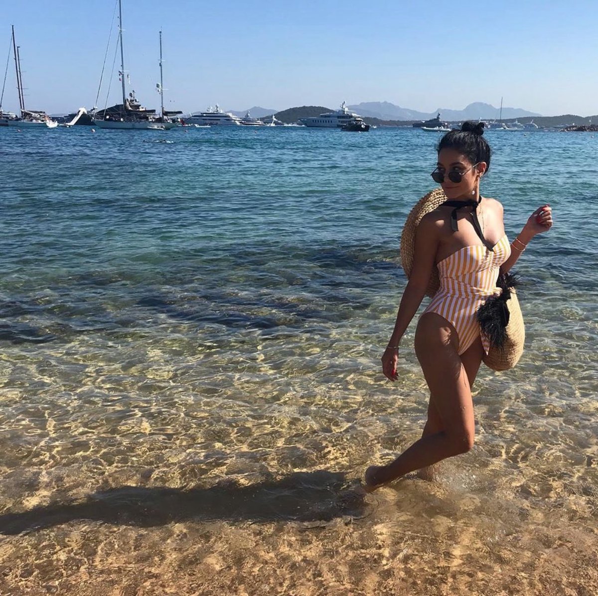 ItGirlTayTay's tweet image. #WCW #HotGirlSociety 

@StunningKels @IzzyD0rable @faizahmarshall_ @marshalawAM @VilaroFitness @SoLetItBeDone @DevilishInDenim @DreamBigShaina @NightQueenAsh @SaidieEWC @StillHellaHot @SweetMrsSasha @RayOfHopeMWE @aphroditenoel_ @GinaIsGlorious @MdwomanWithABox @NastyNadiaPW