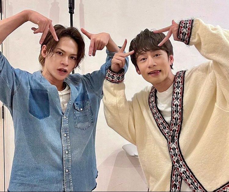 本日亀梨くんインライにより
KATｰTUN🩷💙💜の"アイドルポーズ"が出揃いました歓喜｡ﾟ(ﾟ´ω`ﾟ)ﾟ｡｡ﾟ(ﾟ´ω`ﾟ)ﾟ｡｡ﾟ(ﾟ´ω`ﾟ)ﾟ｡