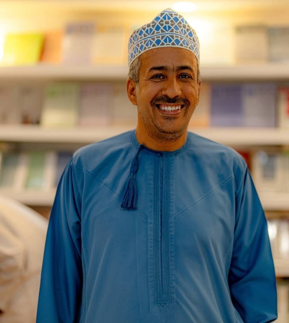 OmanEPress's tweet photo. من روي إلى العالم ... حكايات حمود سعود في ترجمة إنجليزية 

#جريدة_عمان
https://t.co/vfT2FN0a0R https://t.co/Y27axZ0WeV