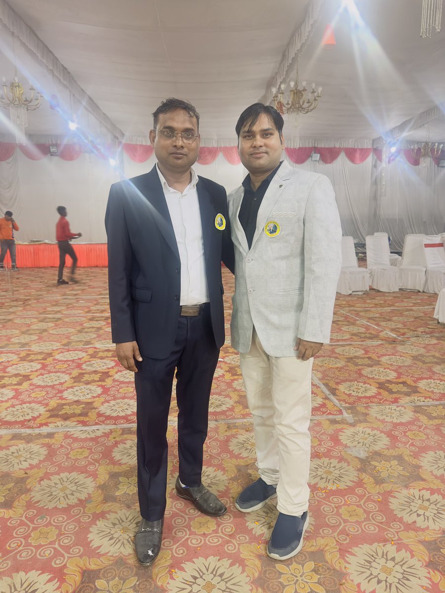 jd_pbms's tweet photo. प्रवासी भारतीय मदद समूह निःस्वार्थ के राष्ट्रीय उपाध्यक्ष श्री छोटेलाल यादव जी @Chhotelal_pbmsn की आज #आपकी🎂 #जन्मदिवस #की 🎂#पावन #पर्व पर #हार्दिक-हार्दिक #बधाई एवं ढेर सारी #शुभकामनाएँ, https://t.co/KIcvgVxXbz