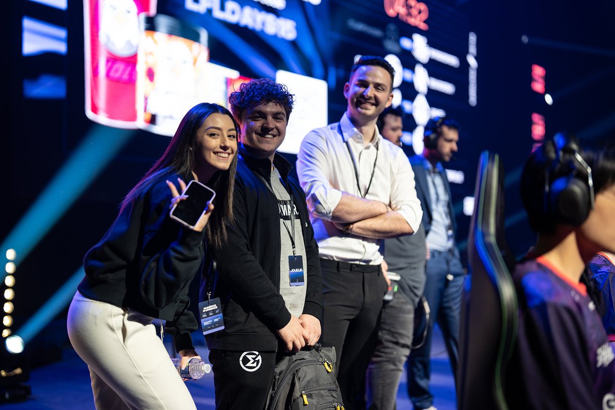 Hélèna Claris tweet media