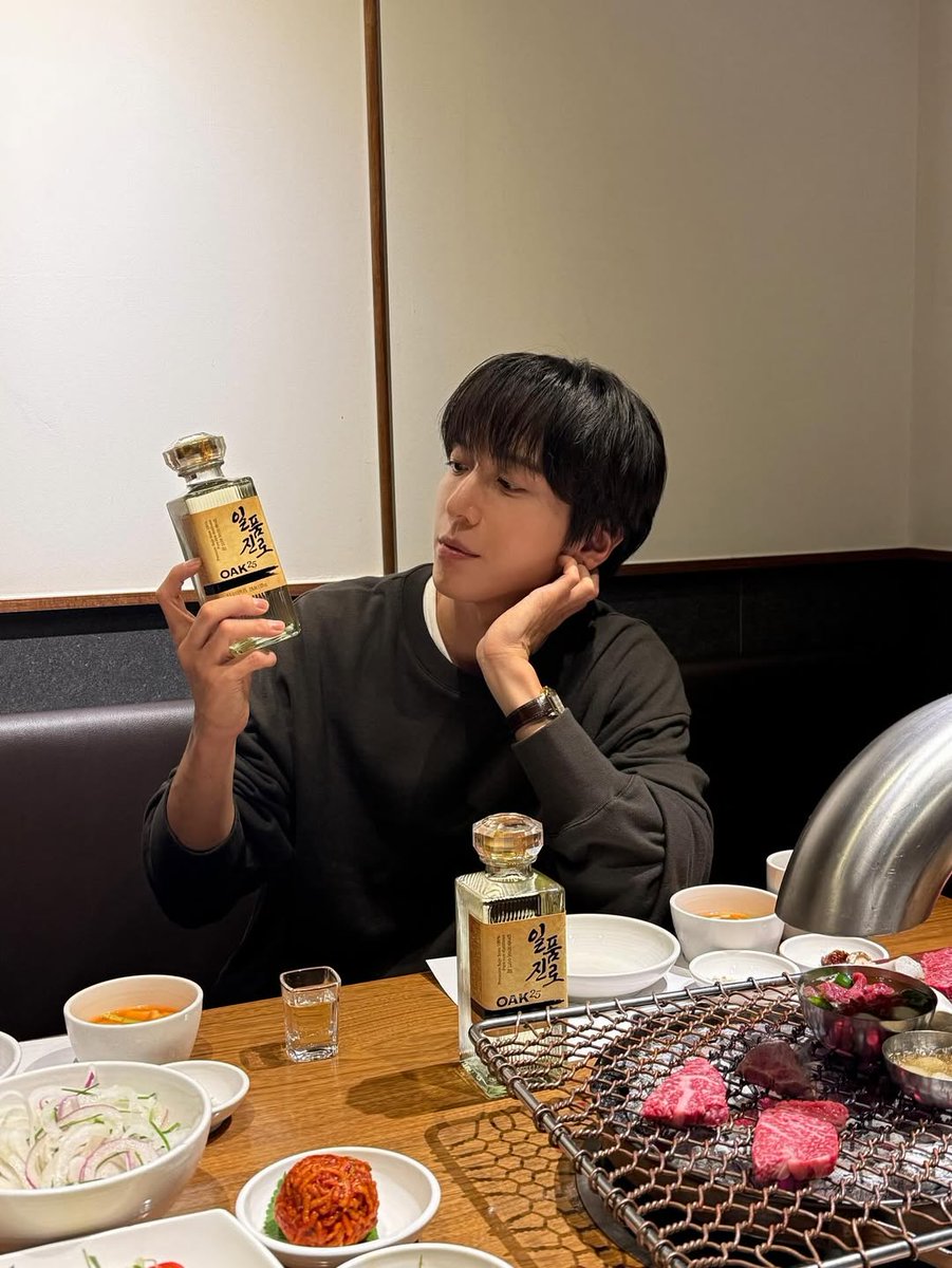 Kkorepo's tweet photo. 「#CNBLUE」#ジョン・ヨンファ、焼酎を飲みながらキュートな魅力アピール 
#ジョンヨンファ  
🔗https://t.co/5oZE7RownG https://t.co/4aVEGVQ1Uv