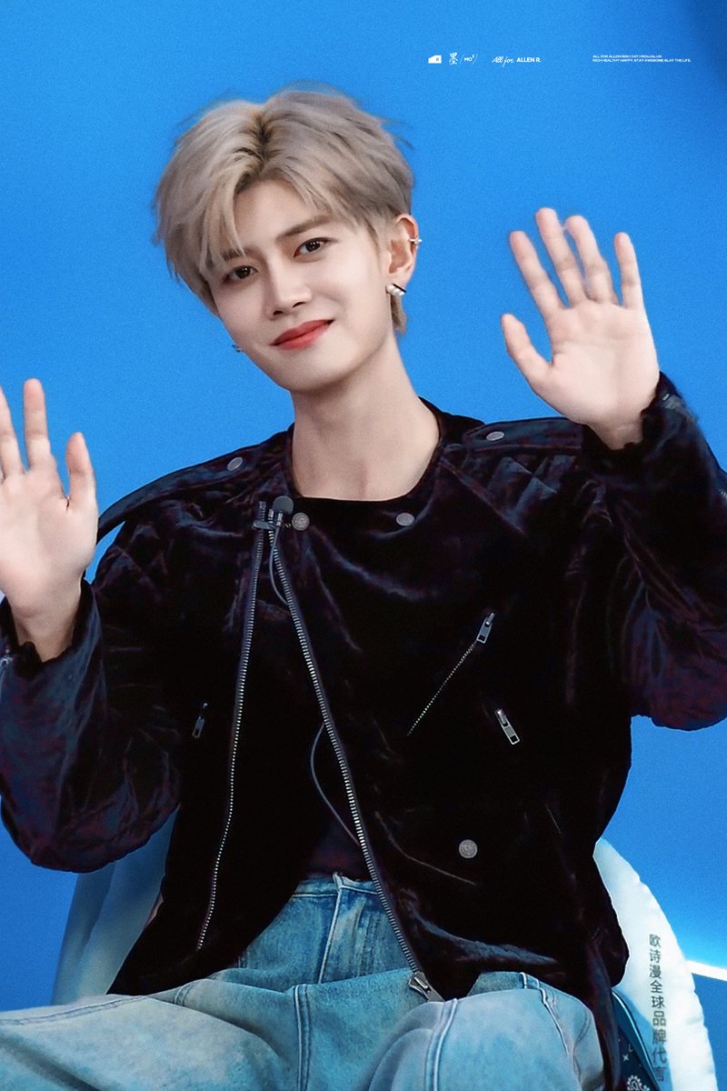 JINSIA52's tweet image. 🔴 20-08-2025 : ไลฟ์ OSM  

#เหรินเจียหลุน #任嘉伦Allen #AllenRen #RenJiaLun #任嘉伦 

[แปล] จากเว่ยปั๋วนี้ 任嘉伦·资色茶水间 ที่ได้สรุปสิ่งที่เจียหลุนพูดไว้แล้ว เค้าแปลให้อีกรอบ เพราะวันนี้เค้าไม่ได้นั่งดูตลอด

🔴 รวมความคิดใหม่ของกั๋วเชา

"ตอนนี้สิ่งที่ผมหวังก็คือ…