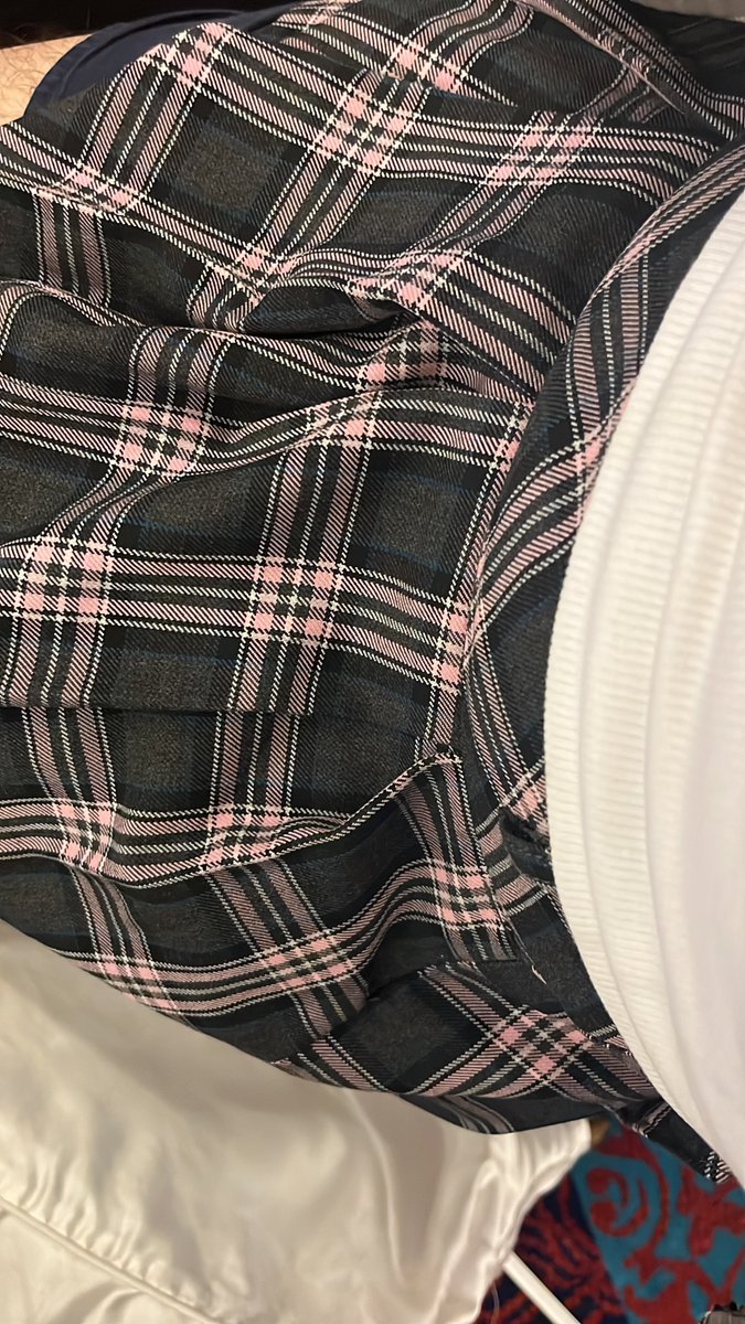 keenkeno_sp's tweet photo. กระโปรงแจ้แคร์
เสื้อหนังแจ้คิดส์
วิคซื้อ และพี่มายเม่มัดผมให้
หน้าพี่ฟลุ๊คแต่ง
ขอบคุณทุกคนที่ช่วยให้ได้เป็นโรสีในวันนี้
 #GMMTVOuting2025 https://t.co/kNhpgqVCIA