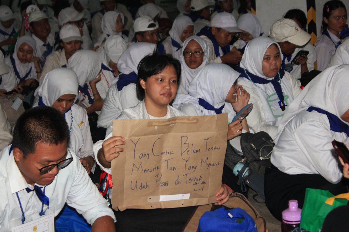 Tara. #ACAB tweet media