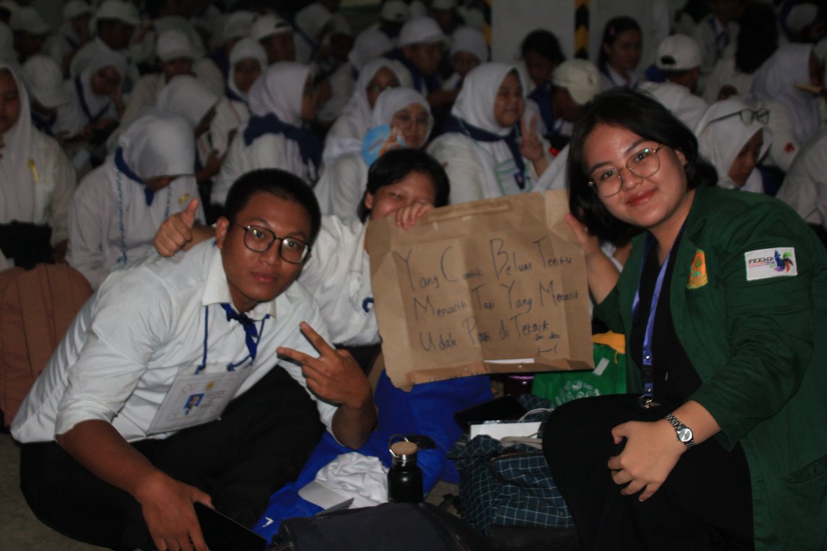 Tara. #ACAB tweet media