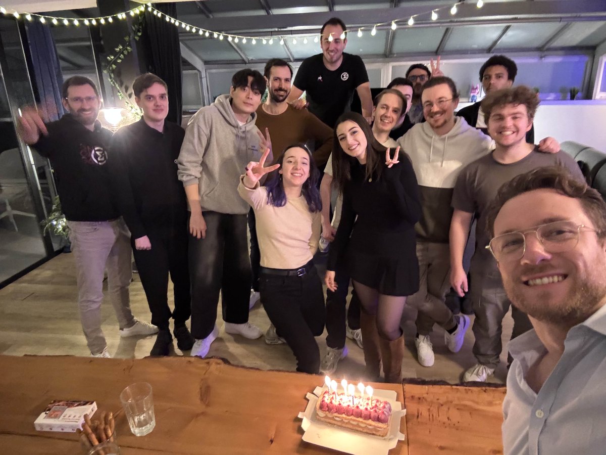 Demain, c'est mon dernier jour chez GameWard.

C'était une aventure folle et ça a marqué mon arrivée à Paris. 

Mille mercis à <a href="/GameWardTeam/">GameWard</a> pour cette belle expérience et pour ces 1 an à vos côtés. Je m'envole pour de nouvelles aventures à présent 💜

Stay tuned pour la suite 👀