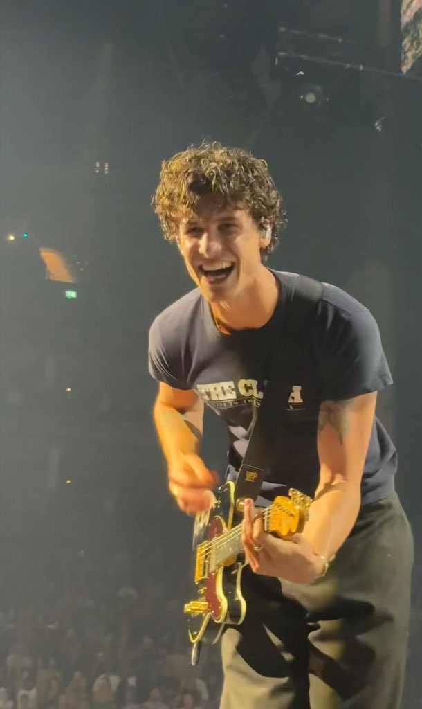 shawn mendes defender tweet media