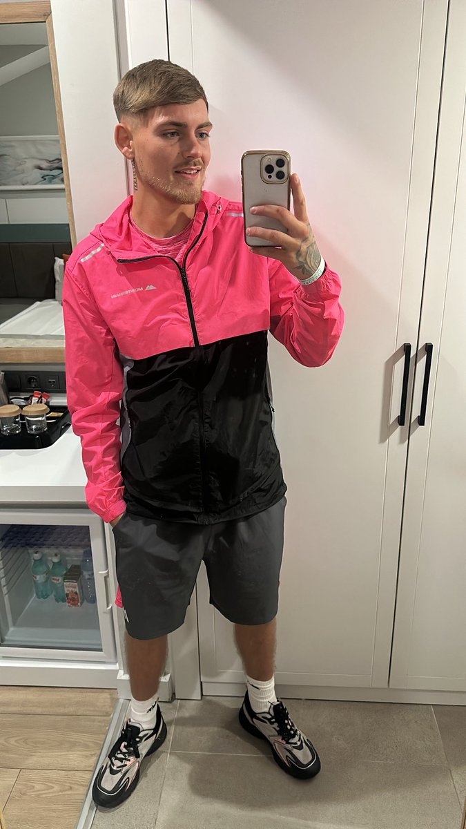 adam_l21_'s tweet photo. Living it up in 🇹🇷 for 10 days 

Active the whole time, message me for your deals,

Want you all RT this post for me ! https://t.co/DQMM4Ad7Oy