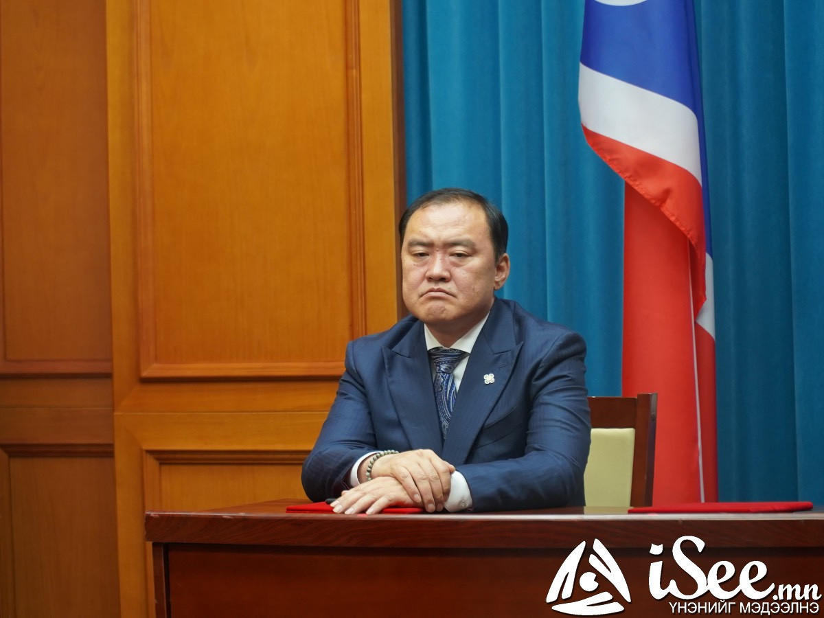 ШУУРХАЙ: Энэ сарын 28, 29-нд ҮБХ, намын Их хурлаа хийж Л.Гантөмөр АН-ын даргын ажлаа өгөхөөр болжээ isee.mn/n/81744