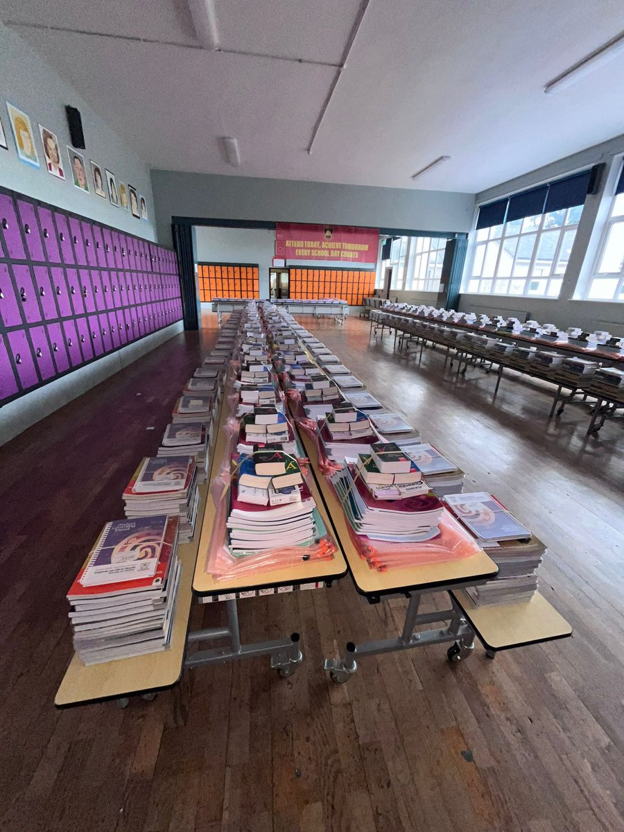 ccn_school's tweet photo. CCN welcomed our First Years to our school today.  They met their Principal , Deputy Principal, year head, class teachers, SNAs, Meitheal leaders and future friends. We look forward to seeing them florish #firstyears #secondaryschool #futureisbright☀️ https://t.co/Soar1iyq5v