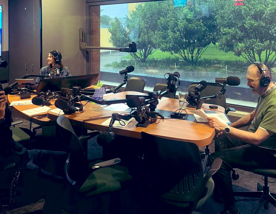 Buenos días. Hoy transmitiendo para <a href="/Ibero909FM/">Ibero 90.9 FM</a> desde el <a href="/ITESO/">ITESO</a> que hoy estrena Radio Iteso 95.1 FM en Guadalajara.