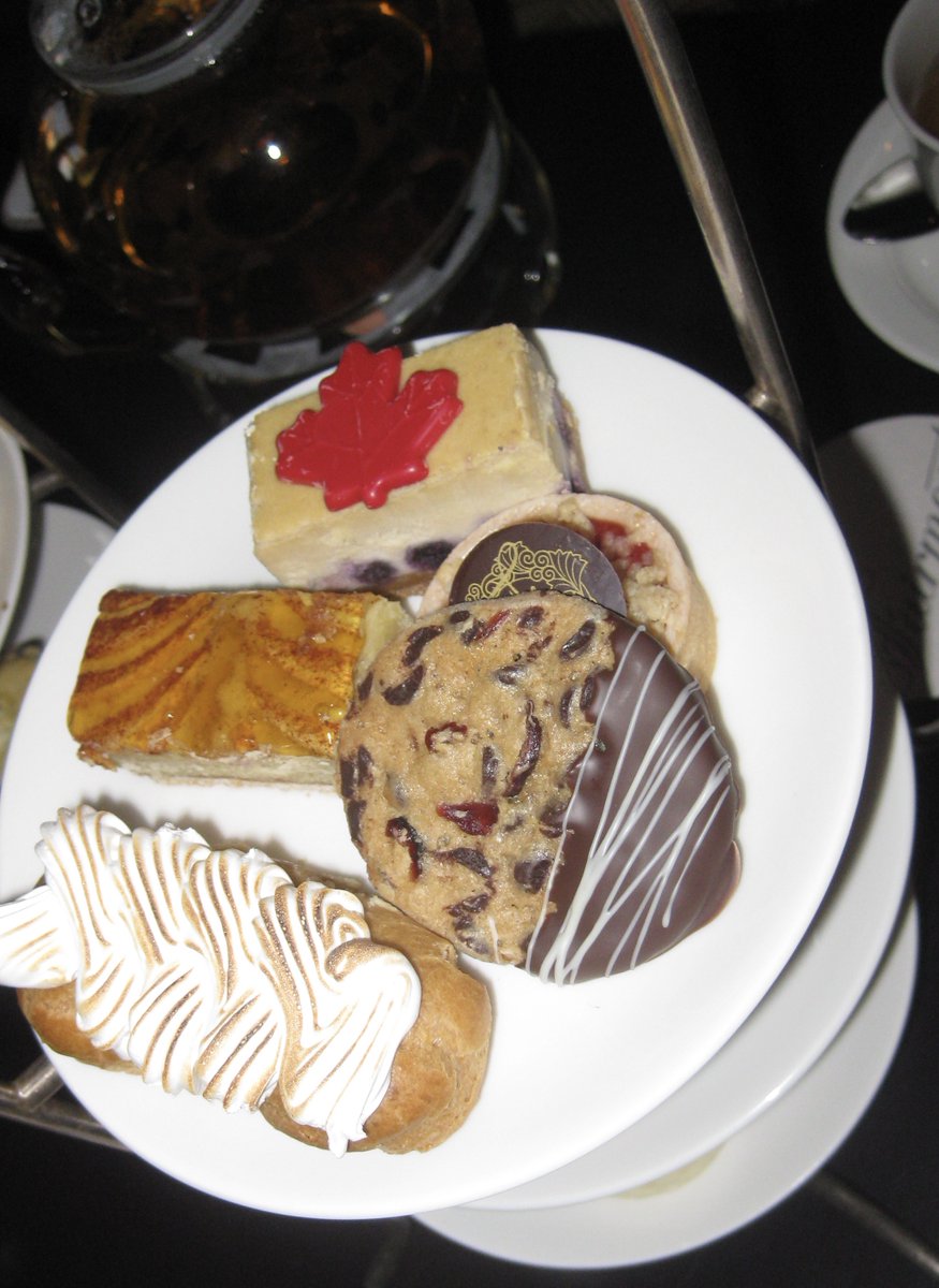 <a href="/CanadianArmy/">Canadian Army</a> This area of Ottawa is close to <a href="/fairmontlaurier/">Fairmont Laurier</a> &amp; the <a href="/NCC_Skateway/">Rideau Canal Skateway</a>. The Canadian war monuments honouring Canadian veterans r close by. Afternoon tea on the terrace / or indoors at Fairmont Laurier hotel is within walking distance to the monuments &amp; Rideau River. <a href="/OntarioParks/">Ontario Parks</a>