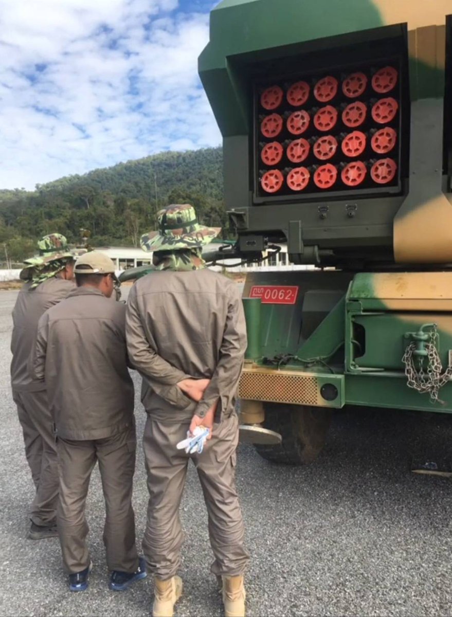 #Laos 🇱🇦

Pictures of the SR-5 SPMRLs used by the Lao People's Army (LPA).

The 4th picture shows a pod armed with 122 mm rockets (probably SHE-40 rockets).