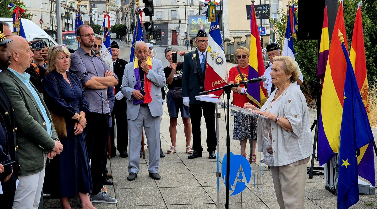 Avui, 20 anys després de l'estrena al <a href="/senseficcio/">Sense ficció</a>, hem presentat la traducció al francès del nostre llibre El Comboi dels 927.  Fa 80 anys 927  republicans espanyols van ser embarcats en un tren de mercaderies cap al camp d'extermini de Mauthausen. No oblidem!