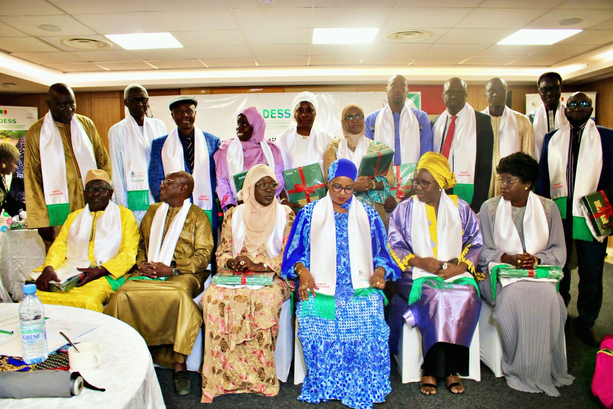PADESS10's tweet photo. PANEL DE HAUT NIVEAU DU PADESS
1e session ordinaire du Comité scientifique en appui au Programme, ce 21/08/25 à Dakar. Sous la houlette du Pr Malick SANE, les 17 membres du comité préparent le panel de haut niveau d'octobre prochain.
#MFS #CSO #PLCP #AICS #PADESS #CRES #CSO #CSU https://t.co/UJNecZBYHl