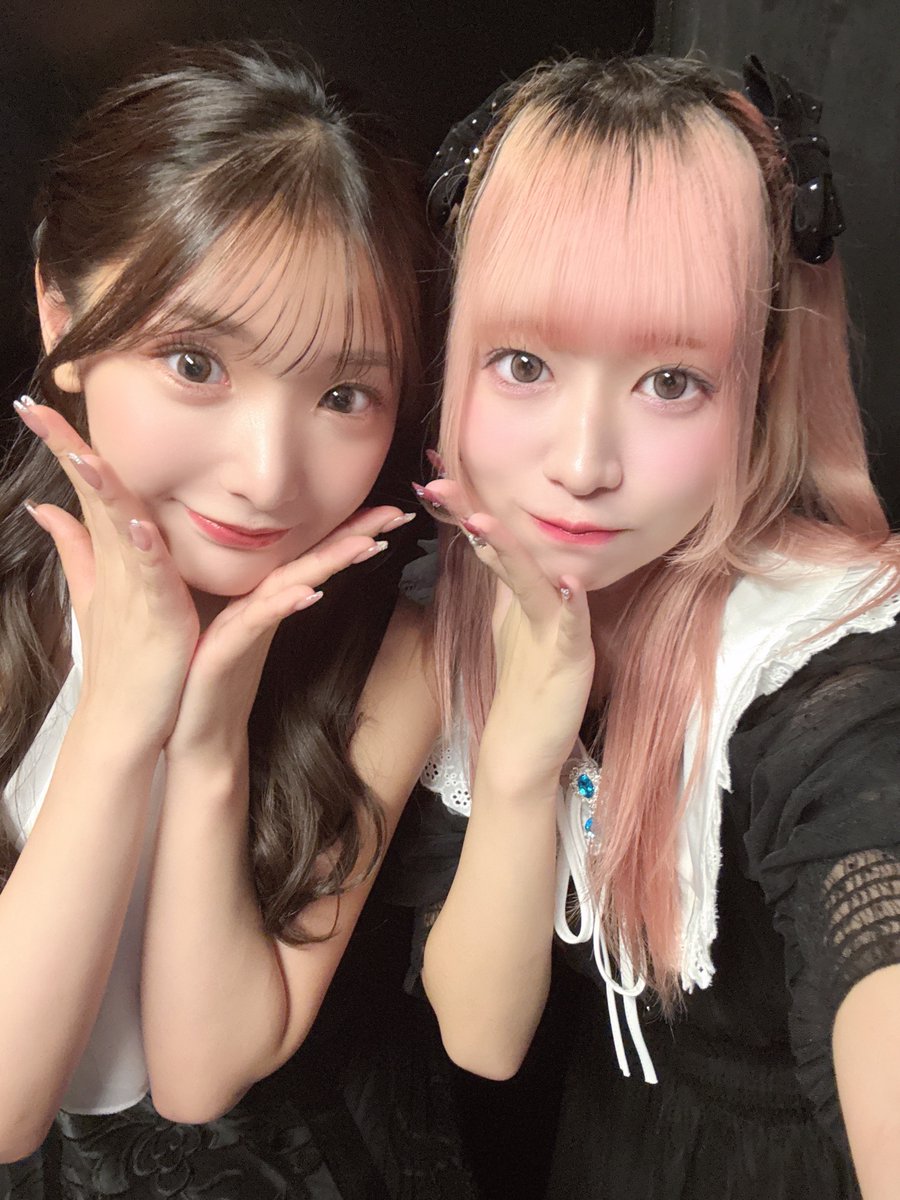 ik_miruki's tweet photo. 夜光奇録2日目でご一緒したれいちゃまこと藤園麗ちゃんと！📸🩷

オンラインレビュウとかお稽古で沢山お話してくれたり趣味の話で盛り上がったり、、楽しかったです🫶

れいちゃまにしか出せない3役がとっても素敵だったなぁ💭

またご一緒出来るように頑張ります❤️‍🔥 https://t.co/n7Mdhhp6WT