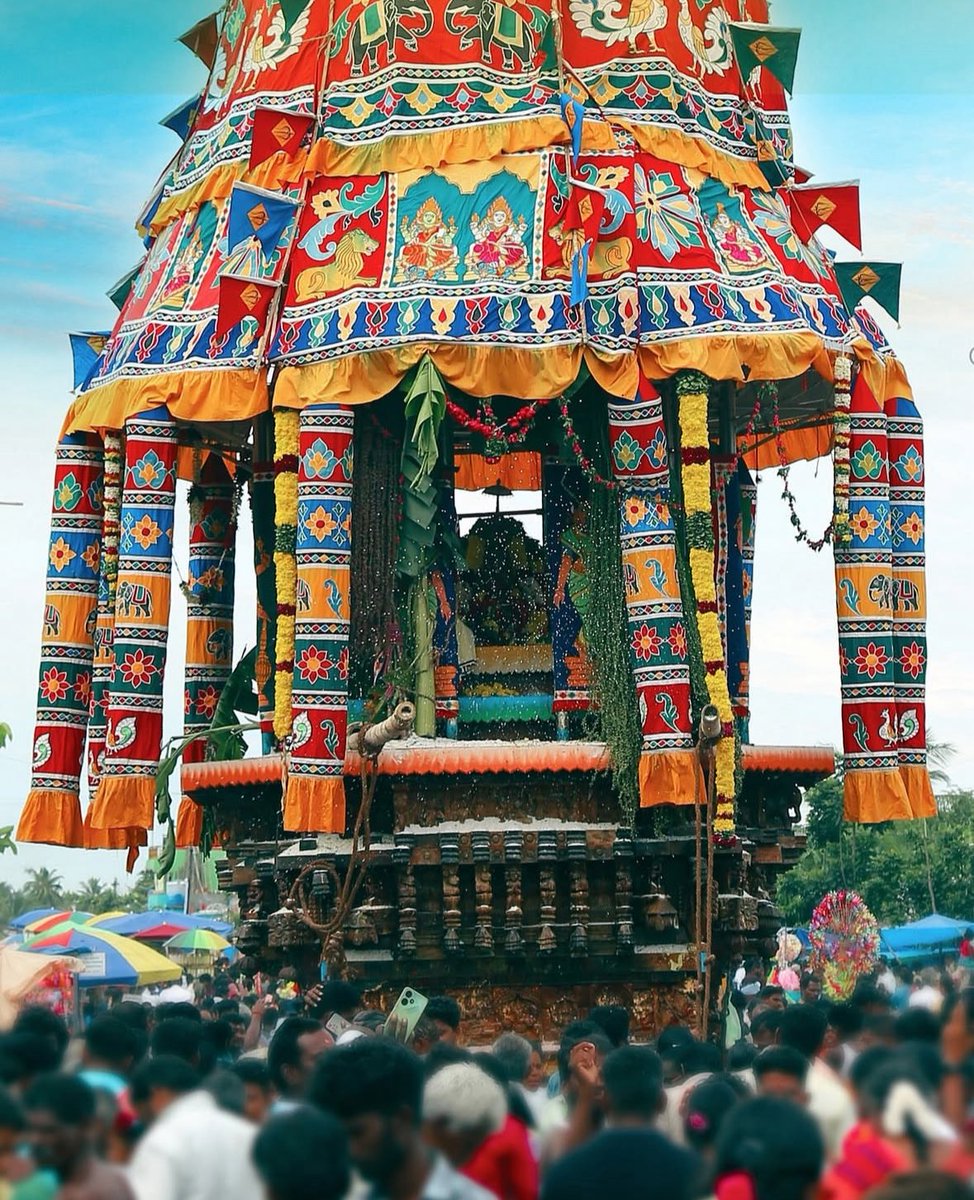 Indian40795245's tweet photo. இருளப்பட்டியில் காணியம்மன் கோவில் தேரோட்டம் https://t.co/VUdlMw4BGU