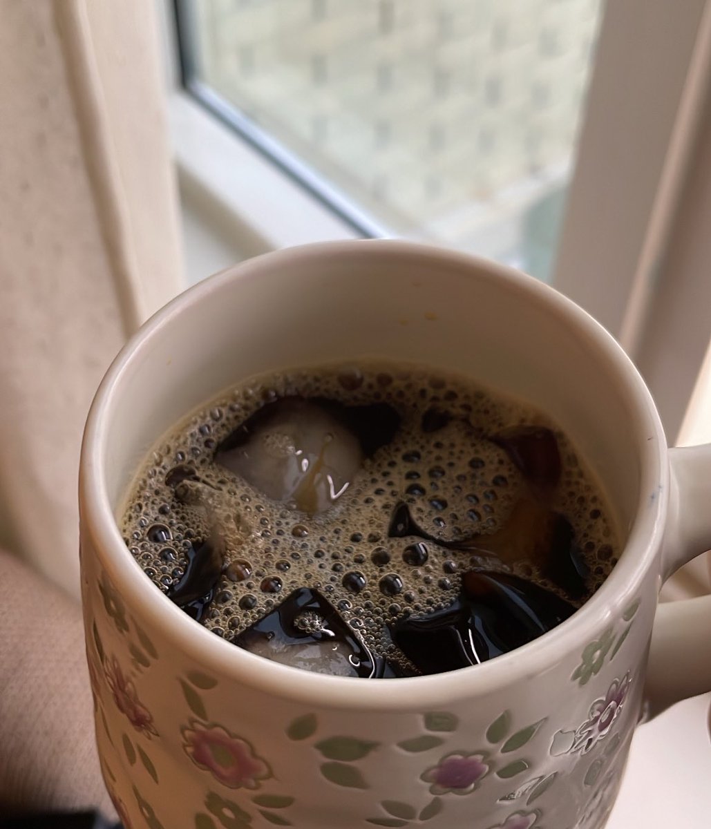 قاعدة ارد على الناس بكل ادب حتى الي كنسلوني
ياكثر فضايلك علي يالاوغندية❤️ حسّنتي حتى علاقاتي التويتريه