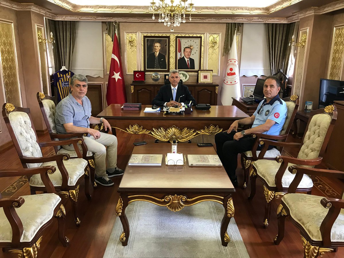 Eyüpsultan Kaymakamlığı (@eyupsultan_tc) on Twitter photo Yeniden Refah Partisi (YRP) Önceki dönem İlçe Başkanı Lokman Çelik ve Zabıta Memuru Şakir Arabacı, Kaymakamımız Sayın Dr. <a href="/ArslanYurt19/">Arslan Yurt</a>’u ziyaret etti.
Bu ziyaretleri sebebiyle kendilerine teşekkür ederiz. Yeniden Refah Partisi (YRP) Önceki dönem İlçe Başkanı Lokman Çelik ve Zabıta Memuru Şakir Arabacı, Kaymakamımız Sayın Dr. <a href="/ArslanYurt19/">Arslan Yurt</a>’u ziyaret etti.
Bu ziyaretleri sebebiyle kendilerine teşekkür ederiz.