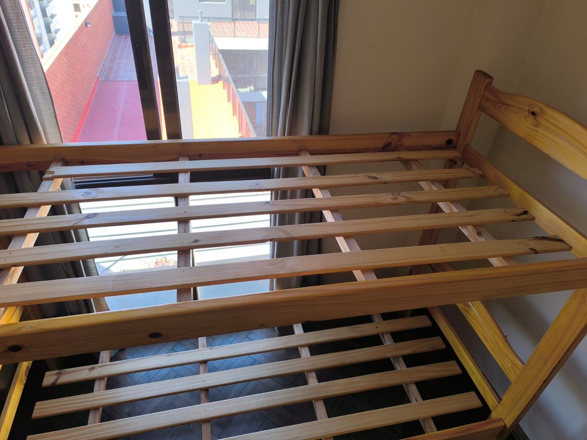 Se vende cucheta de madera $70.000
Para más info Md <a href="/CORDOBACOMPRA/">CORDOBAVENDEYCOMPRA</a>