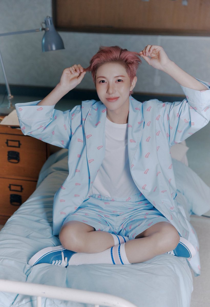HRJFEED's tweet photo. 9 years ago today #renjun was officially announced as a member of nct dream! 
 
thank you for sharing your voice, your art, and your light with us, and for being renjunnie who lights up our world 🌟💛 

9 YEARS WITH RENJUN
#Bloomin9withRenjun
#9년을_함께피워온_런쥔 https://t.co/jkT0J2inrc