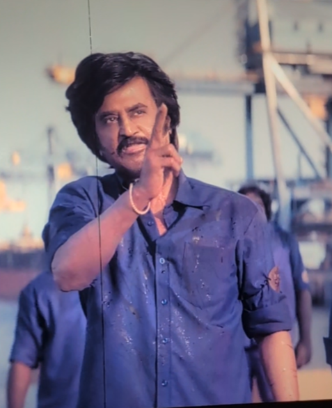 DarbarThalaivar's tweet photo. This photo perfect response to all fake reviewers, gold coin trackers and Thalaivar haters 😂👌!

#Coolie https://t.co/haEq0bjBeV