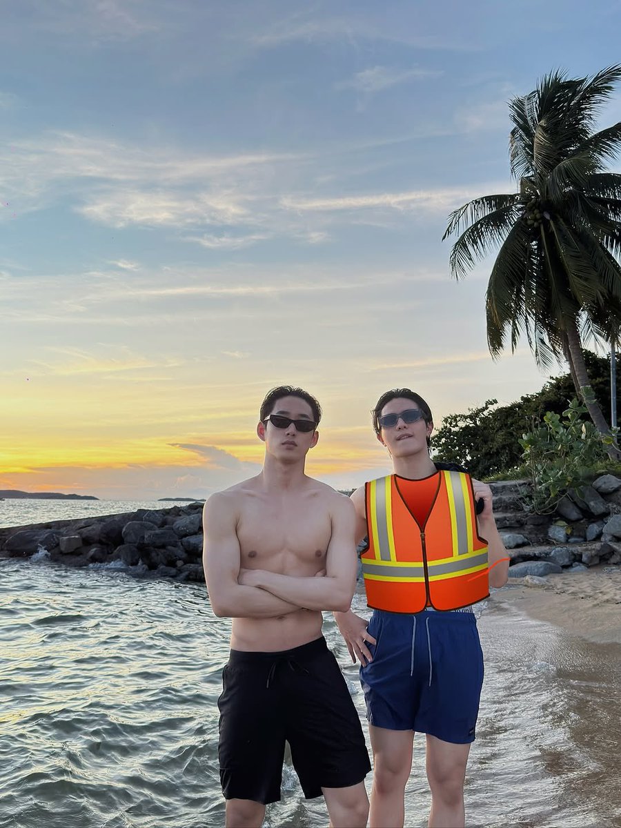 พี่เอสแปลหน่อย ทำไมต้องใส่เสื้อให้วิลเลี่ยม