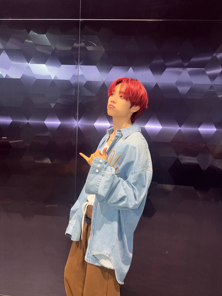 [📸] 선우 아이돌 라디오 시즌4 DJ 완료🦝 안 예쁜 구석이라고는 찾을 수 없는 떤디🎀 돌랑이들 심장 조준 완료💘 예쁜 떤디는 조금 늦은 방학을 보내고 10월에 돌아올게요🥲 다들 기다려 주실 거죠?💕

#THEBOYZ #더보이즈
#SUNWOO #선우