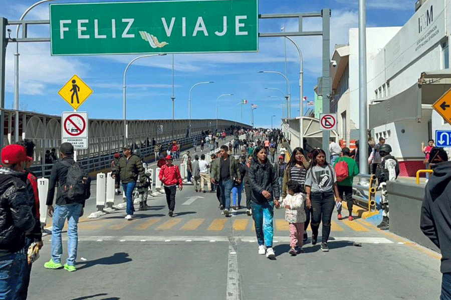 Region_Global's tweet photo. El Servicio de Ciudadanía e Inmigración de EE.UU. anunció que factores como el carácter moral, la conducta en redes sociales y la participación en actividades consideradas antiestadounidenses influirán en la aprobación o rechazo de solicitudes migratorias.
https://t.co/FduV05R7WX https://t.co/1m7UoWTFm3