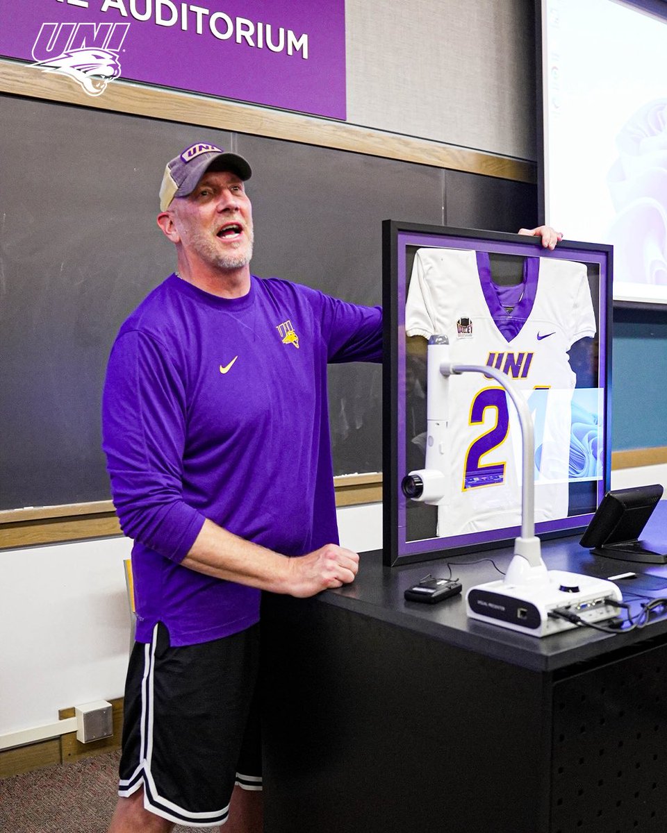 UNI Football tweet media