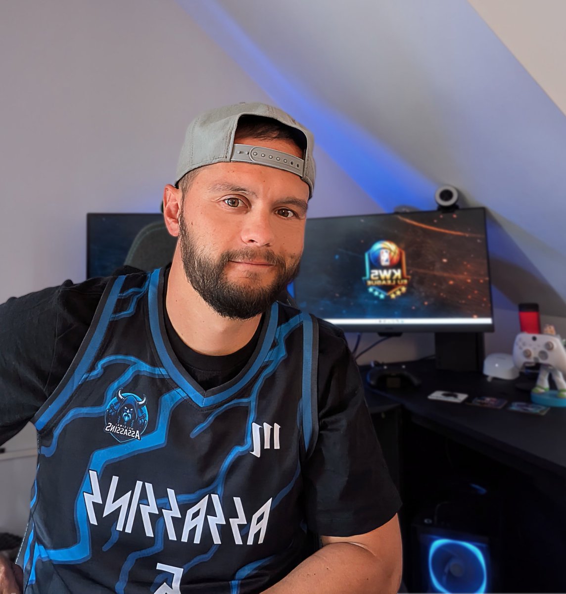 KW5 EU League (@kw5league) on Twitter photo ★ Appreciate <a href="/Mane_Original/">Mane Original</a> for coming through with the IRL Helsinki Assassins Jersey. Fresh gear, sharp look — <a href="/KW5League/">KW5 EU League</a> ready !!
Keep an eye out on the KW5.eu shop were you will find all KW5 merch and Teams Jerseys will be available to check out and buy soon ★ Appreciate <a href="/Mane_Original/">Mane Original</a> for coming through with the IRL Helsinki Assassins Jersey. Fresh gear, sharp look — <a href="/KW5League/">KW5 EU League</a> ready !!
Keep an eye out on the KW5.eu shop were you will find all KW5 merch and Teams Jerseys will be available to check out and buy soon