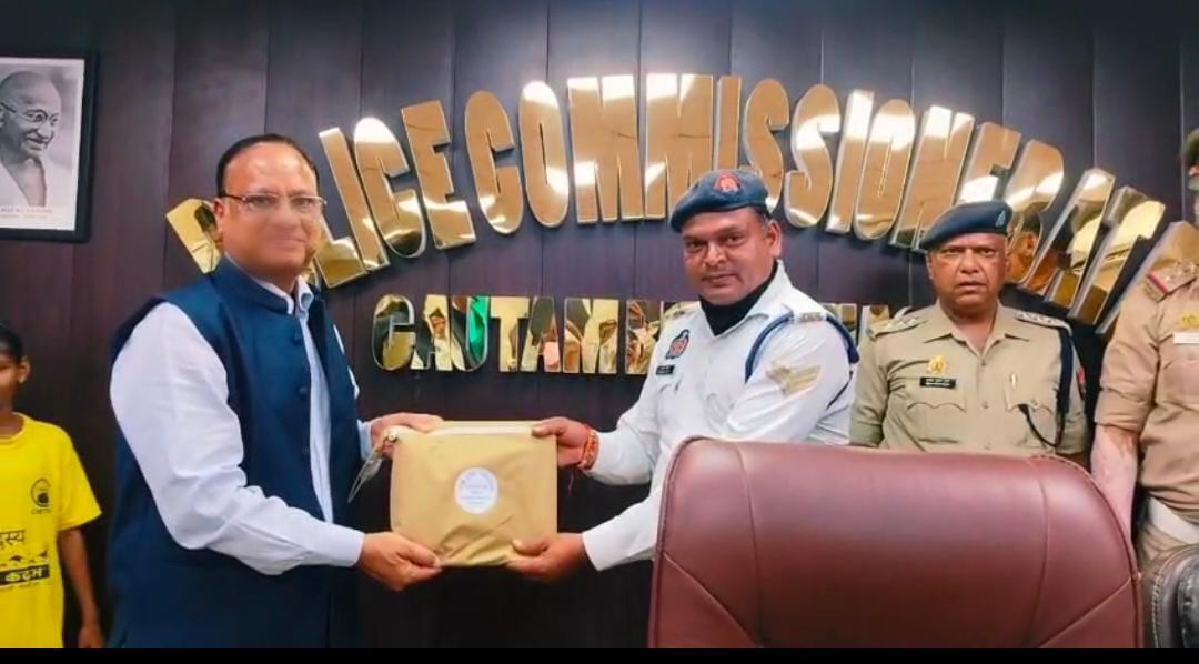 Noida Traffic Police tweet media