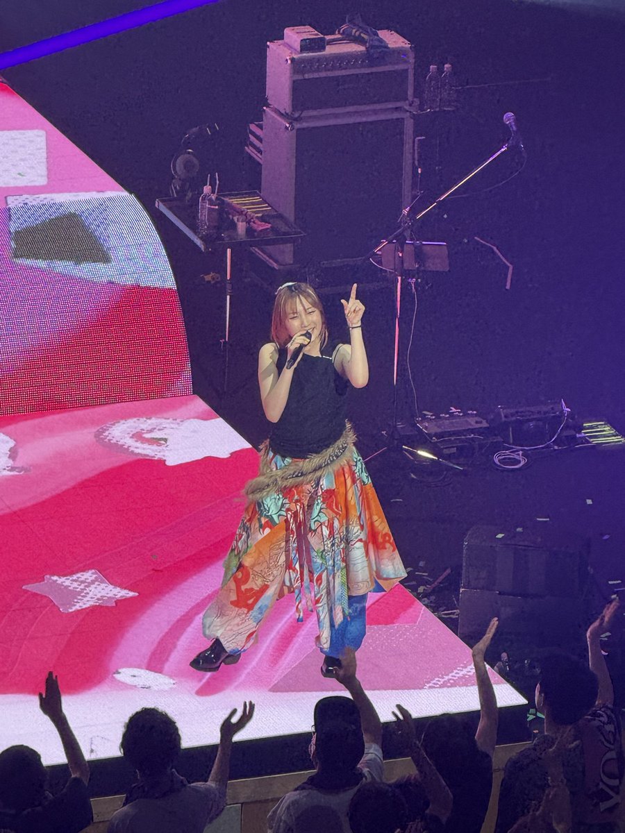 2025.8.18
YOASOBIホールツアー2025｢WANDARA｣@ 清水文化会館 マリナートday1

🍻で手に入れた念願の静岡公演、遥か彼方100年先も一緒に居たい人と行ってきました！

セトリが自分好みすぎてずっと感動でした🥹
この記憶は八千代超えても握りしめるよ〜🤝

#YOASOBI_WANDARA
#YOASOBIホールツアー