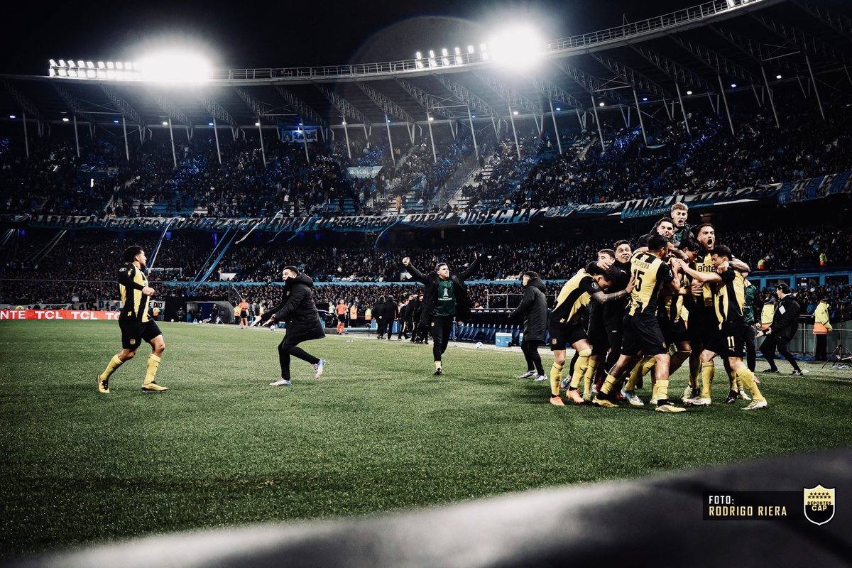 Lucas Gómez (@gomezlucas23) on Twitter photo Volveremos a intentarlo. Obvio que volveremos, vamos a ir a buscarla como siempre lo hemos hecho. Nadie la merece más que nosotros. Nadie. Lo intentaremos una y mil veces más, está en nuestro ADN, porfeado y peleador el lema de siempre. Acá Peñarol el de toda la vida. Volveremos a intentarlo. Obvio que volveremos, vamos a ir a buscarla como siempre lo hemos hecho. Nadie la merece más que nosotros. Nadie. Lo intentaremos una y mil veces más, está en nuestro ADN, porfeado y peleador el lema de siempre. Acá Peñarol el de toda la vida.