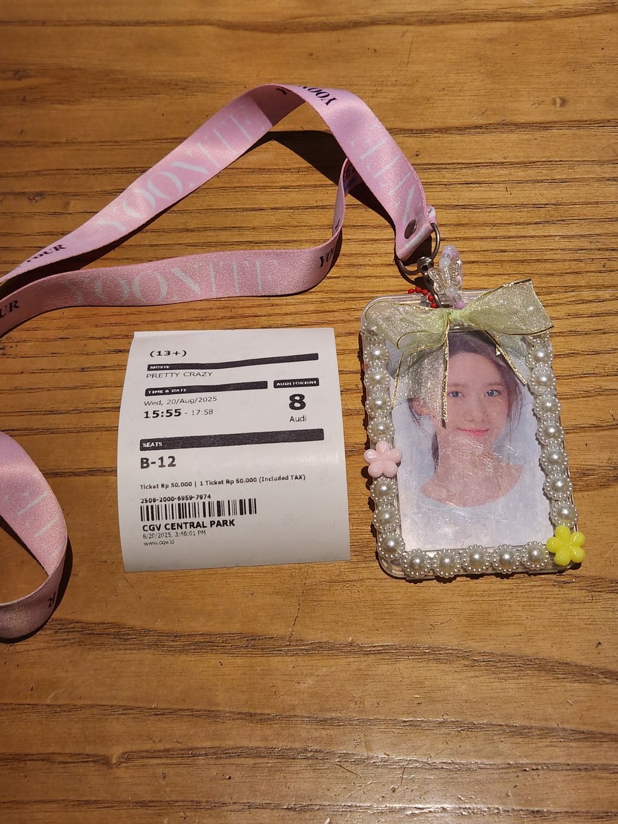 14is86's tweet photo. Thank you @yoonite_id for the Giveaway ~ Review #PrettyCrazy nya #LimYoonA Akting nya Out of the Box, biasanya dapet Peran yang musti dilindungi, bullyable 🥹
Di Film ini Yoona bener2 Baddass 😈😈 ngakak mulu nonton nya asli, BoHyun juga berjuang sekuat tenaga demi Yoona 🥹🥹👍🏻 https://t.co/zp3Fa1ULxR