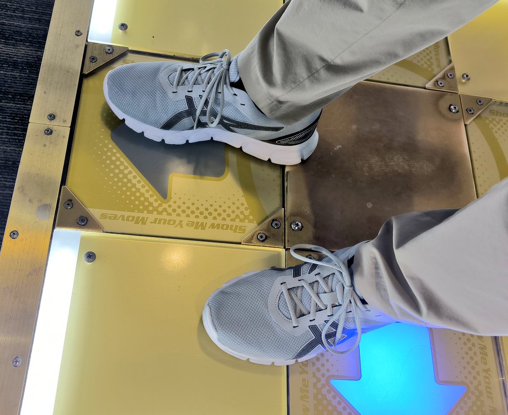 loli21loli's tweet image. 今日はDDRの調子良すぎて、SP14を4曲フレアEX出せました‼️‼️
アシックスの『 GEL-QUANTUM LYTE II 』、個人的に精度取りやすくて好き🥰
フレアスキル82000超えたから、目標の太陽++まであと500💪
#DDR_WORLD