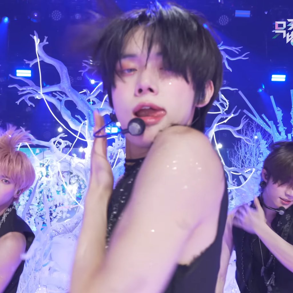 stuckbygyu's tweet image. i miss you unnie