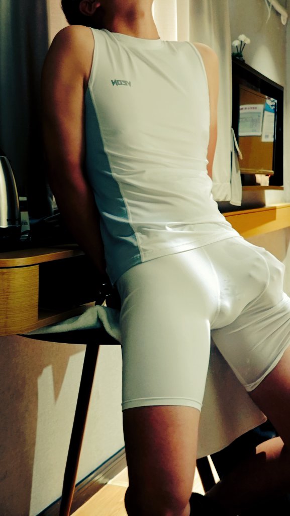 “不要停”#农 #牛 #体育生 #农牛 #肌肉直男 #体育生直男 #控射龟责