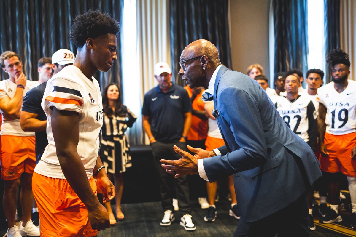 In the presence of a Legend 💍

#210TriangleOfToughness | #210wned
#LetsGo210🤙