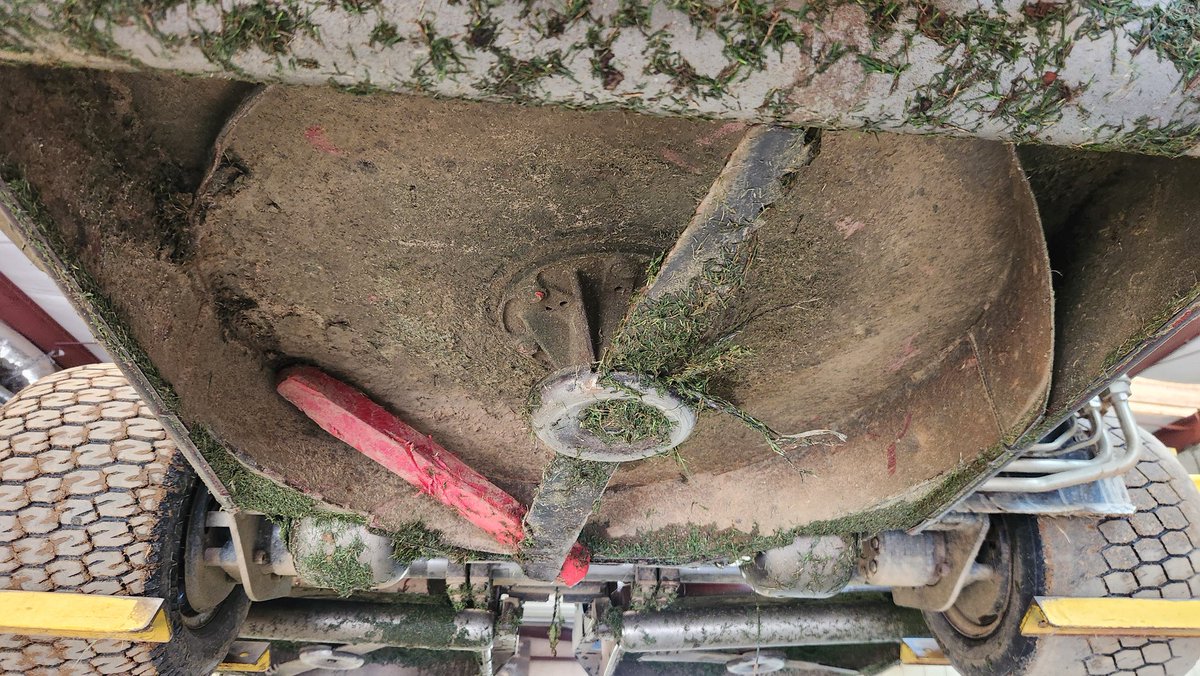 This operator ain't scared of no water hazard!