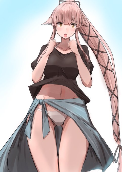 お題の水着mode由良改ニ、風でパレオめくれて中の白ビキニ丸見えです。