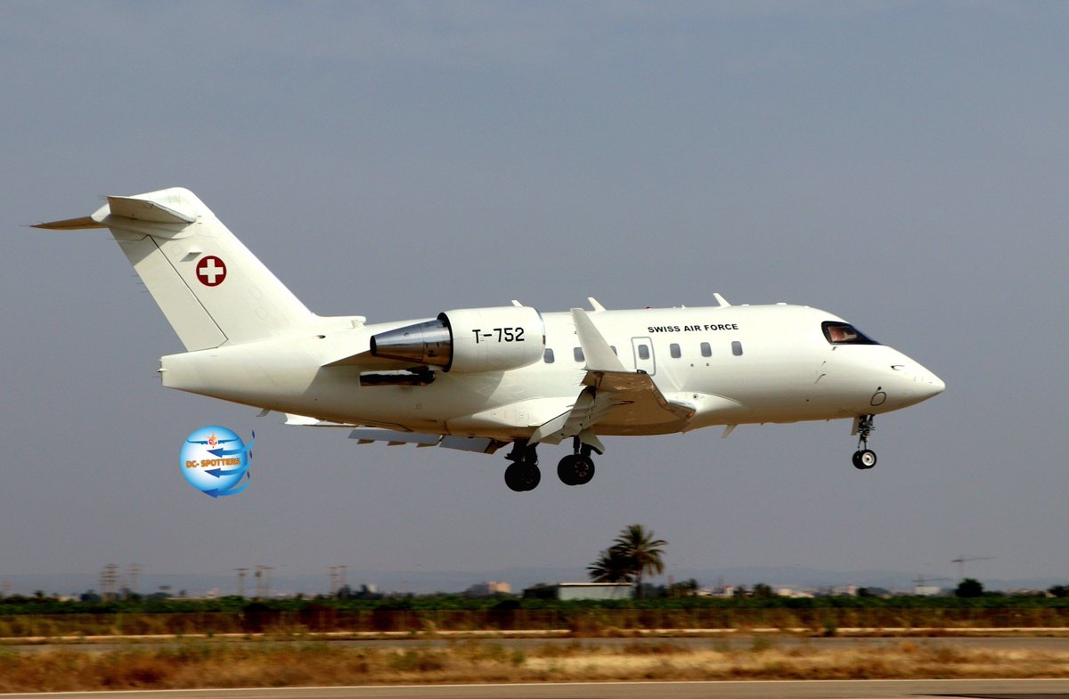 dacabzar's tweet photo. Bombardier Challenger 604 T-752 de la Swiss Air Force , entrando en pista de la base aérea de la @Academiaire_ea de San Javier.
#bombardierchallenger #swissness
#swissairforce #sphair #T752 #AcademiaGeneraldelAire
#schweizerarmee #festivalaero #spain
#airshow #sanjavier https://t.co/tNpSpRHdpb