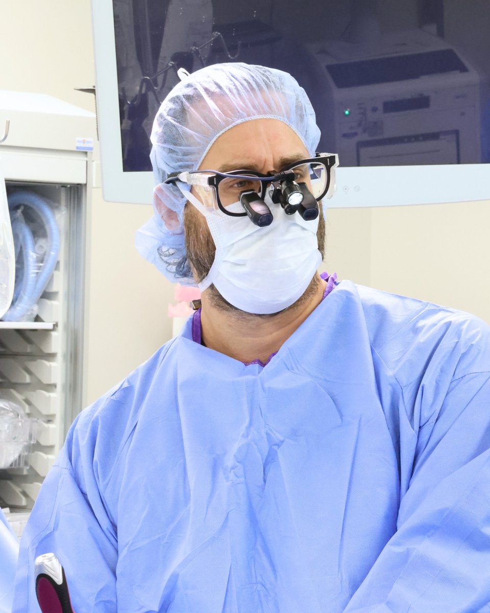 Recognizing Dr. Scott Raffa this Neurosurgery Awareness Month for his commitment to complex spine care, thoughtful decision-making, and outstanding outcomes for patients.

#NeurosurgeryAwarenessMonth #DrRaffa #SpineSurgery #Neurosurgeon #PatientCare #SpineHealth #CantorSpine