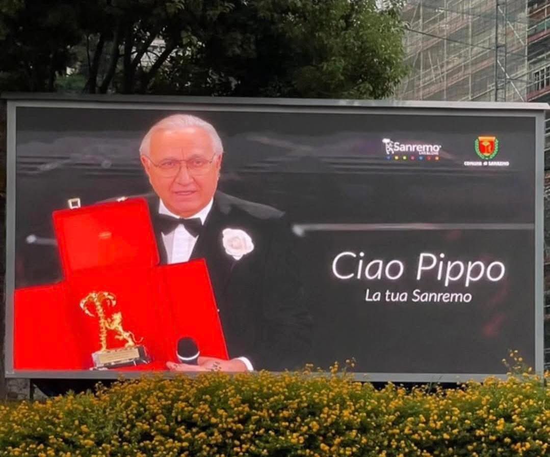 HitChartTop20's tweet image. Nel giorno dei funerali di #PippoBaudo, anche noi della Hit Chart Top 20 ci stringiamo nel dolore di familiari ed amici e di tutti coloro che hanno voluto bene al #RedellaTv, #ultimodeigrandi, ed in particolare a colui che ha fatto grande e immortale il #FestivaldiSanremo.
Grazie