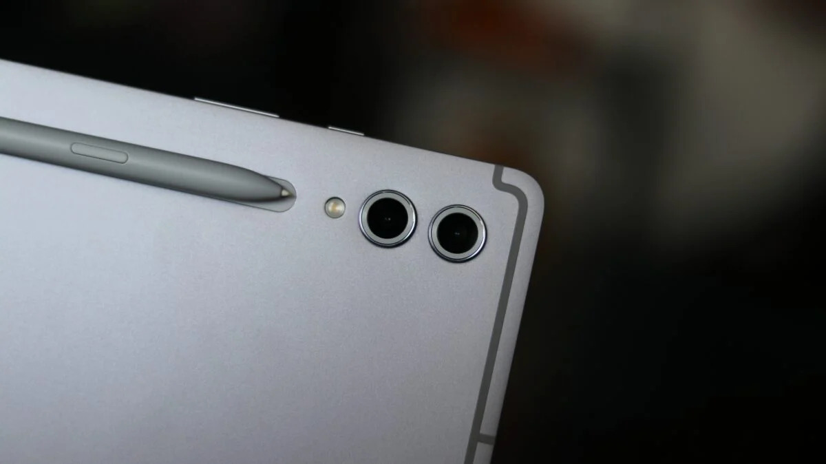 CeotechI's tweet photo. Samsung Galaxy Tab S11 Ultra: design e specifiche svelati
#Android #Android16 #Design #Dimensity9400Plus #GalaxyTabS11Ultra #IFA2025 #Leak #OneUI8 #Render #Specifiche #Tablet #TechNews
https://t.co/UstiZrRjIq https://t.co/g08O4cktlM