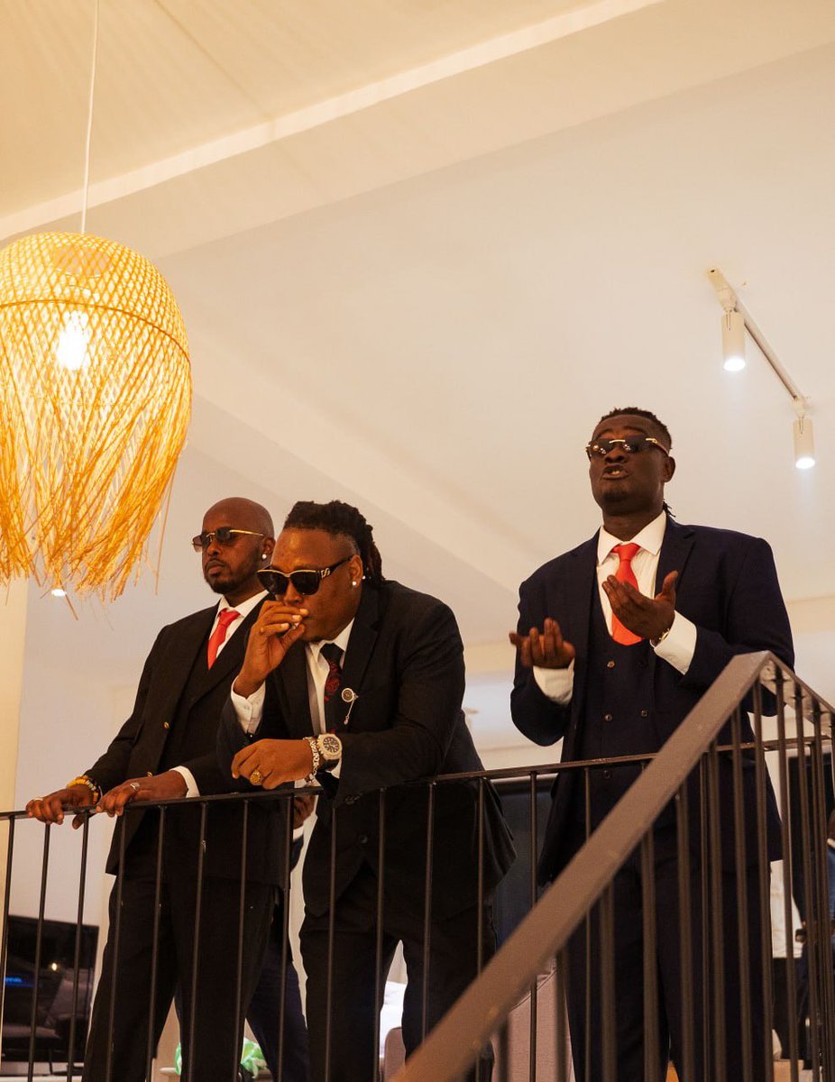 Go stream that BLR Tape while you’re at it! #Mogyasem 

Link: linktr.ee/theblrboys